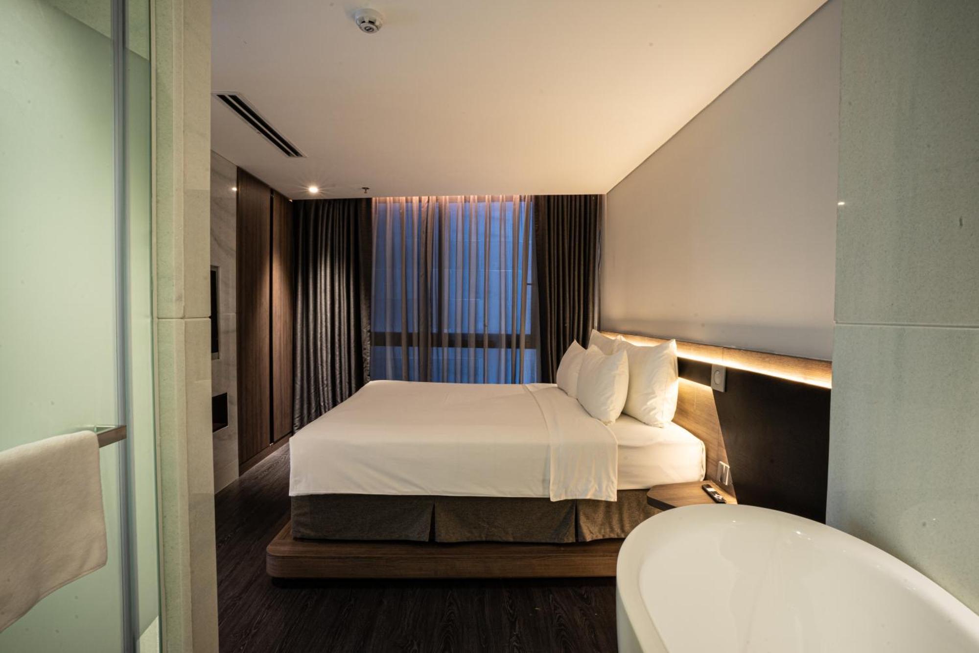 Draco Hotel & Suites دا نانغ الغرفة الصورة